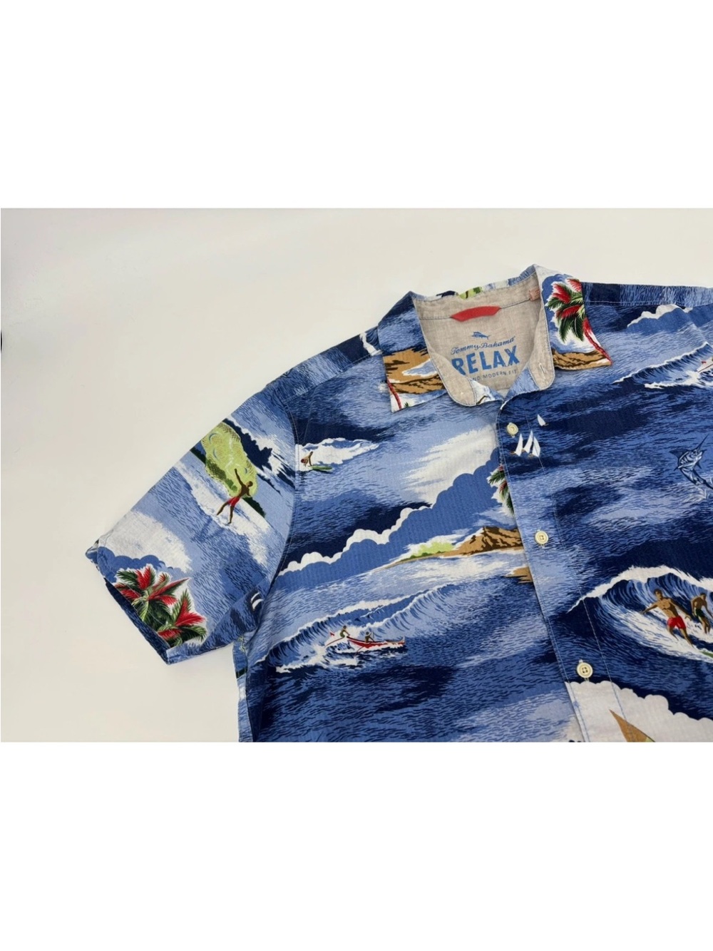 Tommy Bahama Relax Shirt Mens Medium M Blue Surfing Hawaiian Tencel Cotton SS